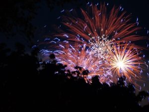fireworks-141280_640