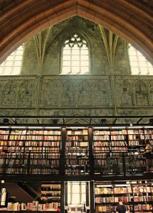 bookstore-4343734_640