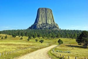 wyomings-devils-tower-3915790_640