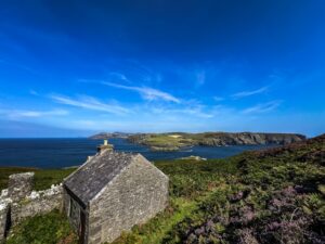 Credits and Kudos 835 james-qualtrough-3Jug1Xv_KyI-unsplash